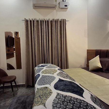 Shri Harihar Dham Hotel Mathura Kültér fotó