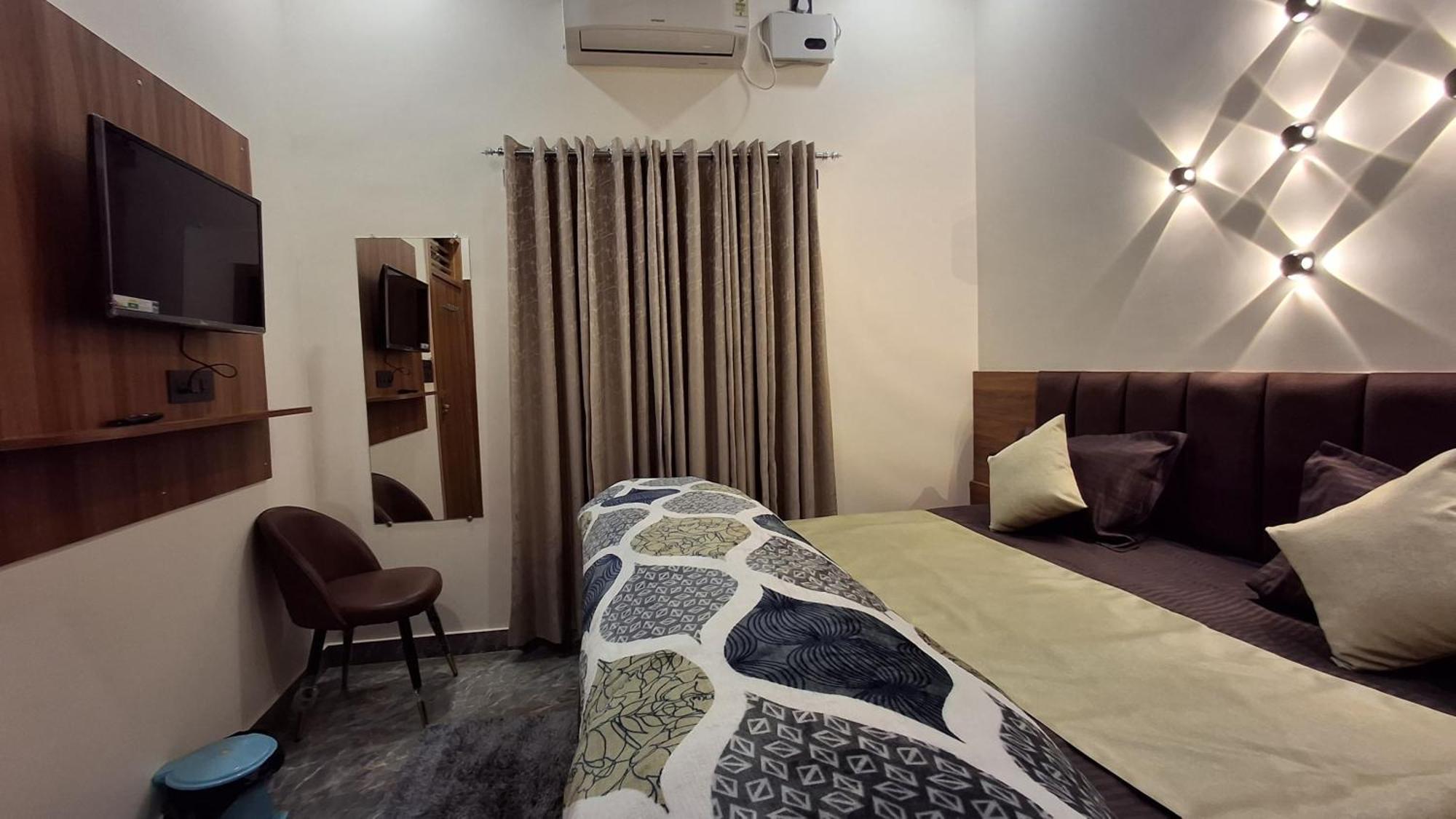 Shri Harihar Dham Hotel Mathura Kültér fotó